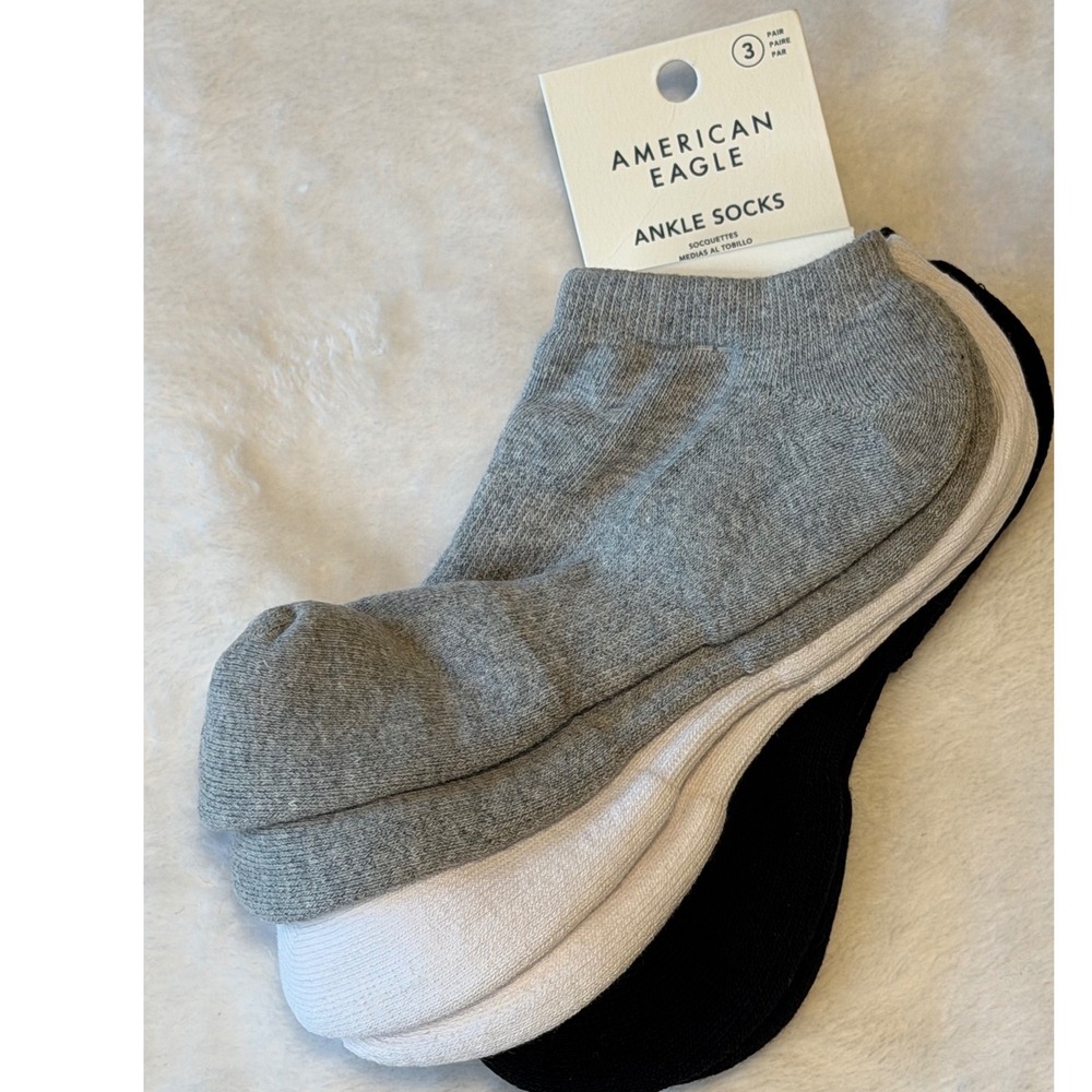 American Eagle Women's Ankle Socks 3 Pack Black White Grey One Size NWT